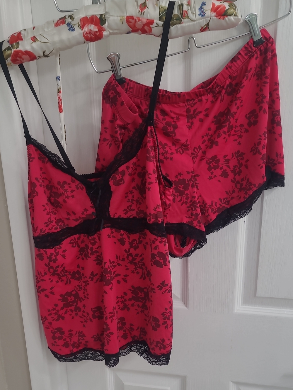 Marilyn Monroe Sleepwear Set Dark Pink Floral Satin Lace Cami & Shorts